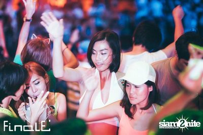 FINALE Beach Party ที่ ฟินาเล่ บาร์, เกาะเสม็ด — photo 255