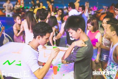 FINALE Beach Party ที่ ฟินาเล่ บาร์, เกาะเสม็ด — photo 77