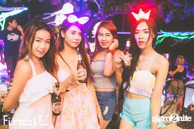 FINALE Beach Party ที่ ฟินาเล่ บาร์, เกาะเสม็ด — photo 180