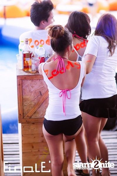FINALE Beach Party ที่ ฟินาเล่ บาร์, เกาะเสม็ด — photo 35