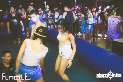 FINALE Beach Party ที่ ฟินาเล่ บาร์, เกาะเสม็ด — photo 286