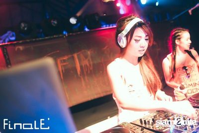 FINALE Beach Party ที่ ฟินาเล่ บาร์, เกาะเสม็ด — photo 135