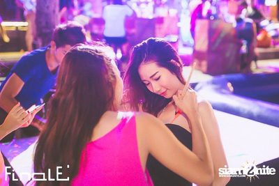 FINALE Beach Party ที่ ฟินาเล่ บาร์, เกาะเสม็ด — photo 97