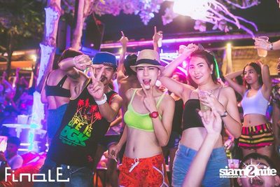 FINALE Beach Party ที่ ฟินาเล่ บาร์, เกาะเสม็ด — photo 332