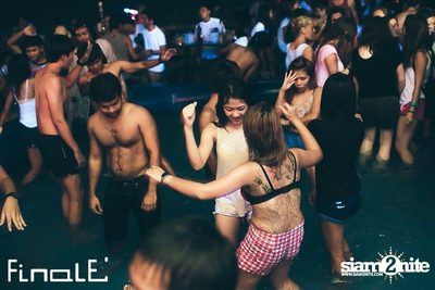 FINALE Beach Party ที่ ฟินาเล่ บาร์, เกาะเสม็ด — photo 287