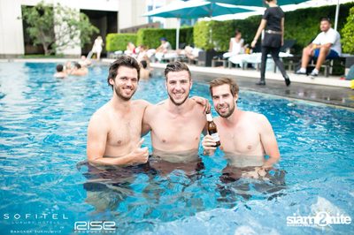 Kool by the pool — photo 17