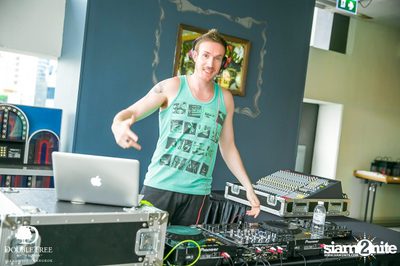 Famous Pool Party — photo 22