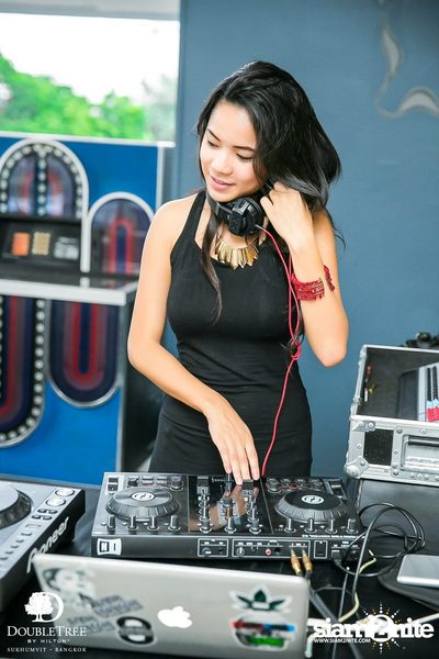 Famous Pool Party — photo 45