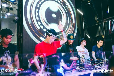 Suharit Siamwalla Colorful Party — photo 97