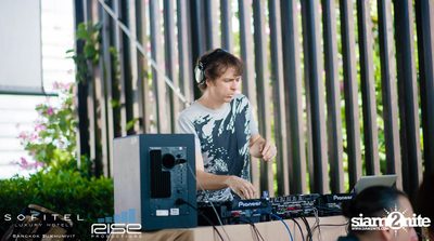 Kool by the pool - Afternoon Pool Party — photo 5