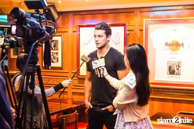 Bastian Baker Live in Bangkok — photo 14