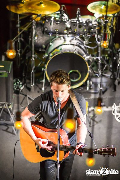 Bastian Baker Live in Bangkok — photo 110