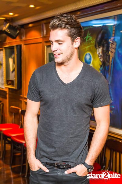 Bastian Baker Live in Bangkok — photo 30