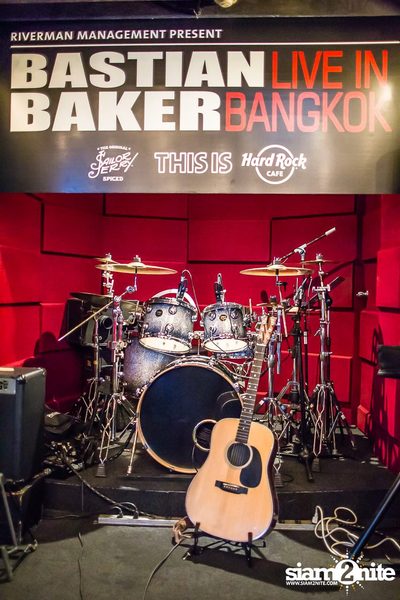 Bastian Baker Live in Bangkok — photo 6