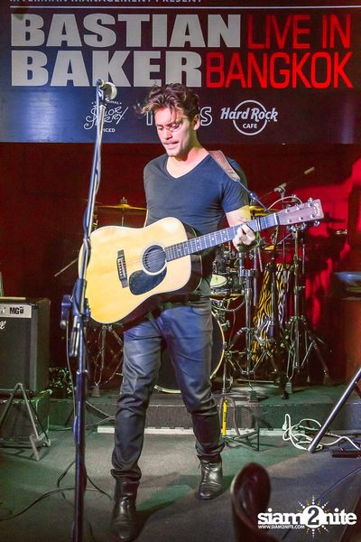 Bastian Baker Live in Bangkok — photo 142