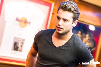 Bastian Baker Live in Bangkok — photo 21