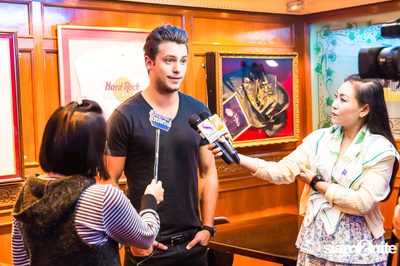 Bastian Baker Live in Bangkok — photo 11
