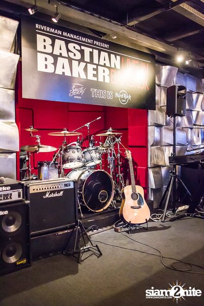 Bastian Baker Live in Bangkok — photo 3