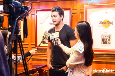 Bastian Baker Live in Bangkok — photo 15