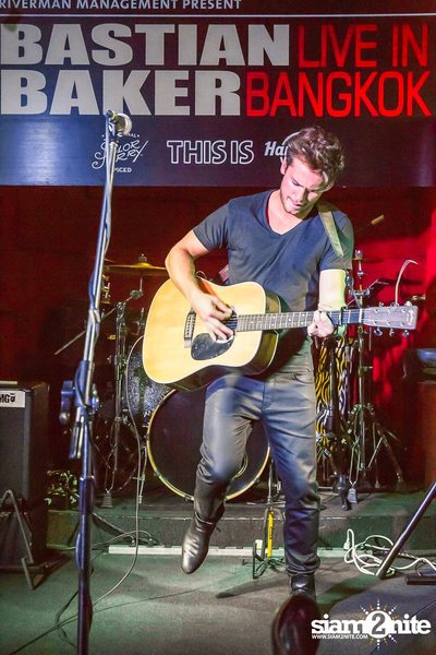 Bastian Baker Live in Bangkok — photo 141