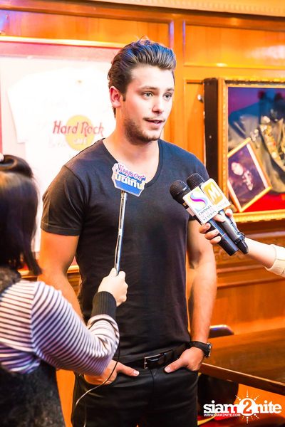 Bastian Baker Live in Bangkok — photo 12