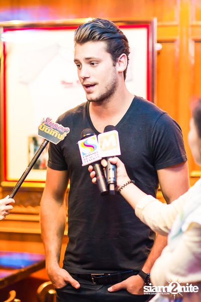 Bastian Baker Live in Bangkok — photo 17