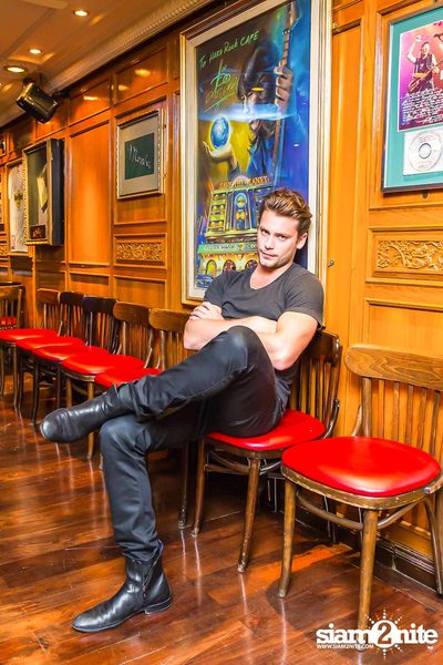 Bastian Baker Live in Bangkok — photo 32