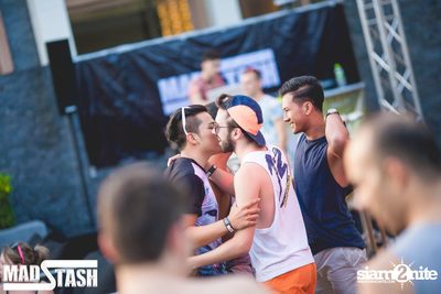 MAD STASH POOL PARTY Launching — photo 23