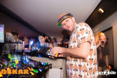 NUM T-BONE LIVE — photo 105
