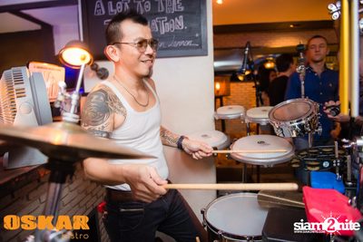 NUM T-BONE LIVE — photo 29