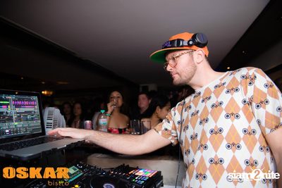 NUM T-BONE LIVE — photo 104