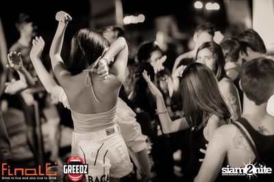 GREEDZ Beach Party ที่ FINALE BAR, เกาะเสม็ด (Album 1) — photo 247