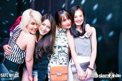 Red and White Christmas Party — photo 129