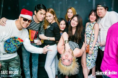 Red and White Christmas Party — photo 180