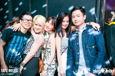 Red and White Christmas Party — photo 131