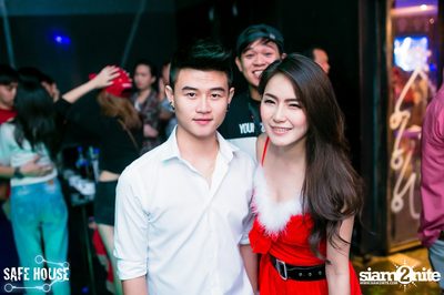 Red and White Christmas Party — photo 70