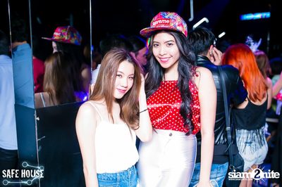 Red and White Christmas Party — photo 67