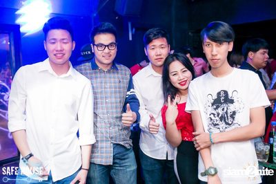 Red and White Christmas Party — photo 15