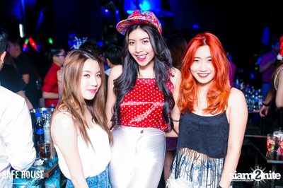 Red and White Christmas Party — photo 68