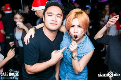 Red and White Christmas Party — photo 122