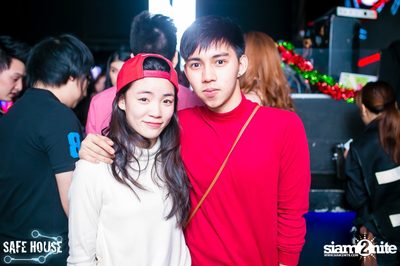 Red and White Christmas Party — photo 78