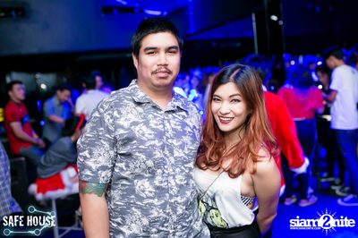 Red and White Christmas Party — photo 16