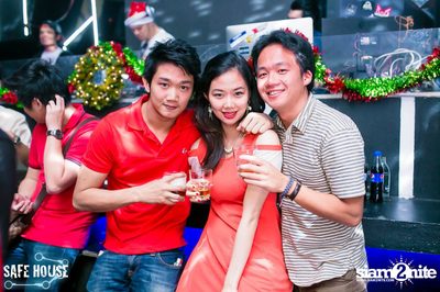 Red and White Christmas Party — photo 34