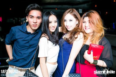 Red and White Christmas Party — photo 196