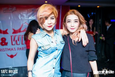 Red and White Christmas Party — photo 89