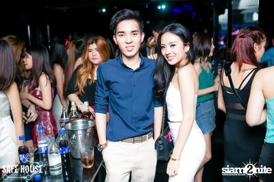 Red and White Christmas Party — photo 158