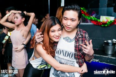 Red and White Christmas Party — photo 185