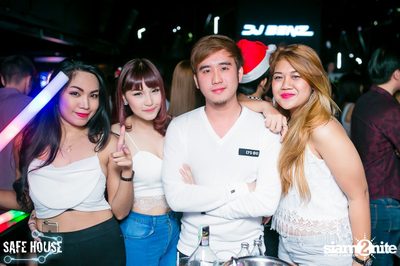 Red and White Christmas Party — photo 161
