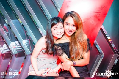 Red and White Christmas Party — photo 101