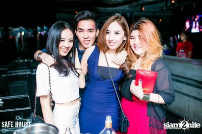 Red and White Christmas Party — photo 195